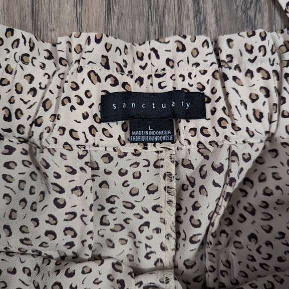Sanctuary Cheetah Paper Bag Shorts - Picture 4 of 6